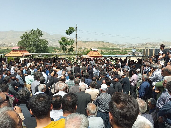 تشییع پیکر احمد شاطبی هنرمند لبخندآفرین کردستان