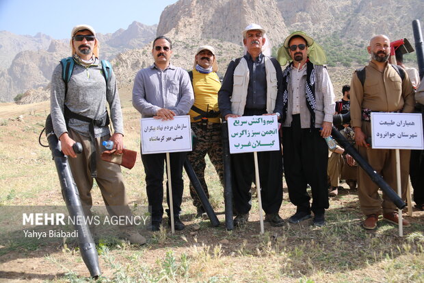 مانور بزرگ اطفا حریق در جنگل‌ها و مراتع کرمانشاه