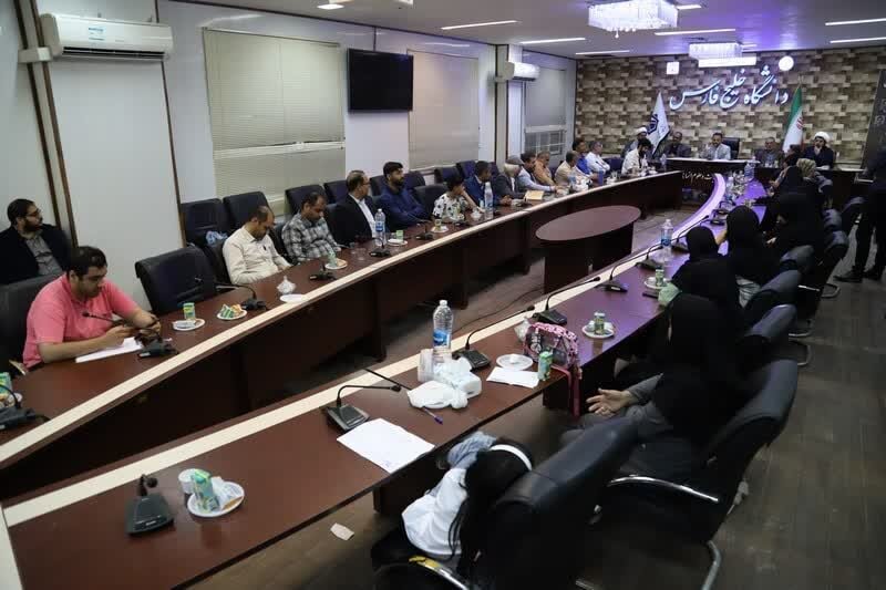 محفل شعر «شهدای خدمت» در بوشهر برگزار شد