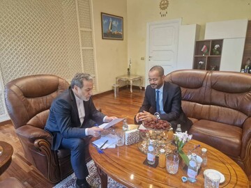 FM Abbas Araghchi (L) consulting with his Omani counterpart during the fifth round of indirect nuclear talks with the U.S. held in Rome on May 23, 2025.