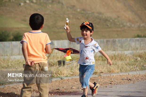 پرواز شادی کودکان بر فراز سراب قنبر