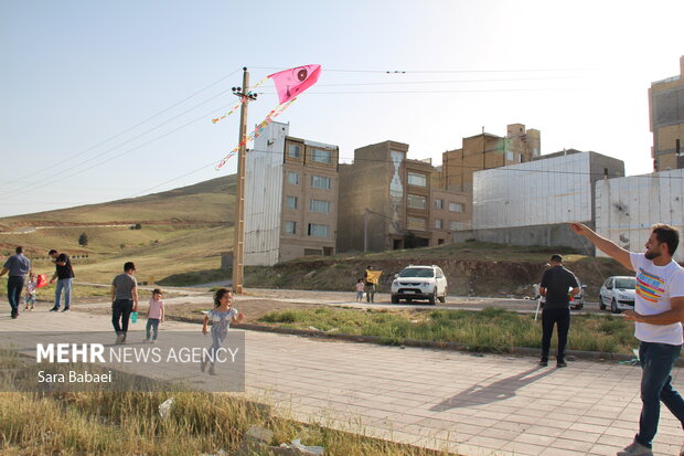 پرواز شادی کودکان بر فراز سراب قنبر