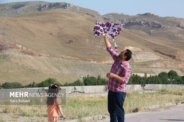 پرواز شادی کودکان بر فراز سراب قنبر