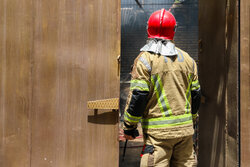 نجات ۵ نفر از آتش‌سوزی یک آشپزخانه‌ در مشهد