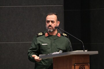 پیاده‌روی زائران حرم امام راحل حرکت تبیینی مقابل تحریف دشمن است