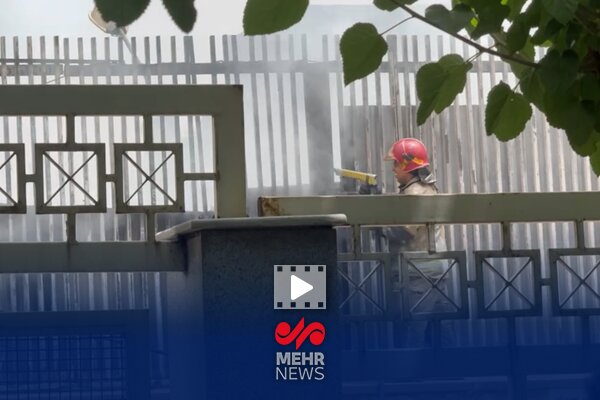 گزارش خبرنگار مهر از وقوع آتش سوزی یک ساختمان در خیابان قرنی تهران