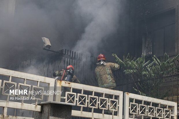Fire erupts in warehouse of Asia Insurance Building in Tehran
