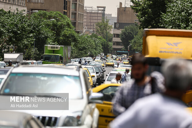 Fire erupts in warehouse of Asia Insurance Building in Tehran
