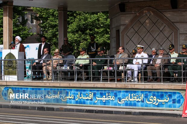 صبحگاه مشترک نیروهای مسلح گیلان