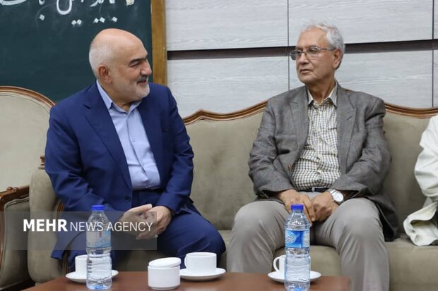 انتصاب استانداران بومی گامی برای وحدت ملی و توسعه محلی