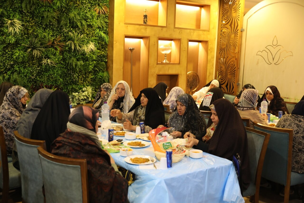 سرو دیزی ایرانی در عربستان + عکس