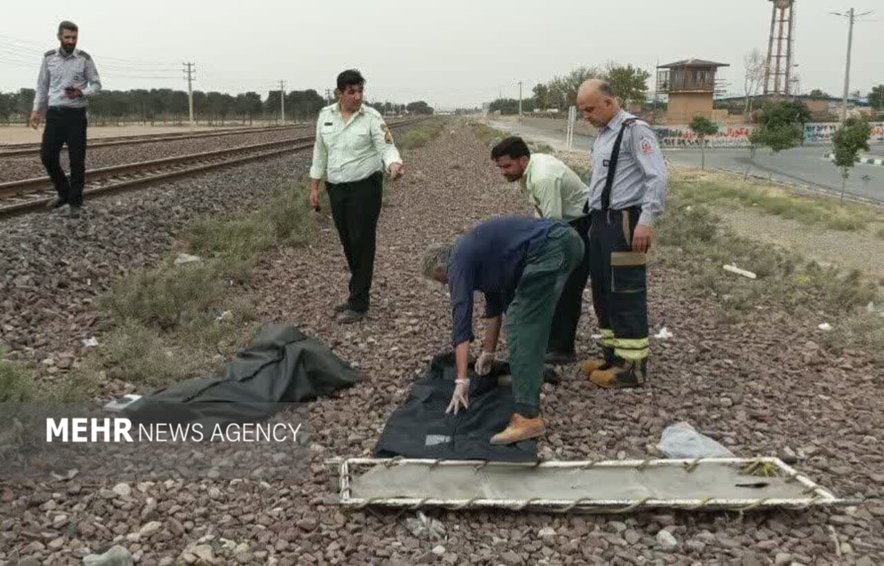 حادثه،نادري،ريلي،حريم،قطار،ايستگاه،برخورد،شهروندان،ساعت