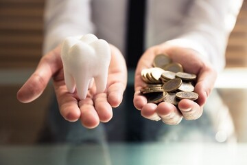 دندانپزشکی در حاشیه نظام سلامت؛ گرانی کمر مردم را شکست