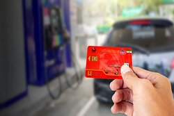 نبرد سودجویان و قانون در خراسان جنوبی؛ «کارت‌های سوخت مهاجر» معضلی جدی