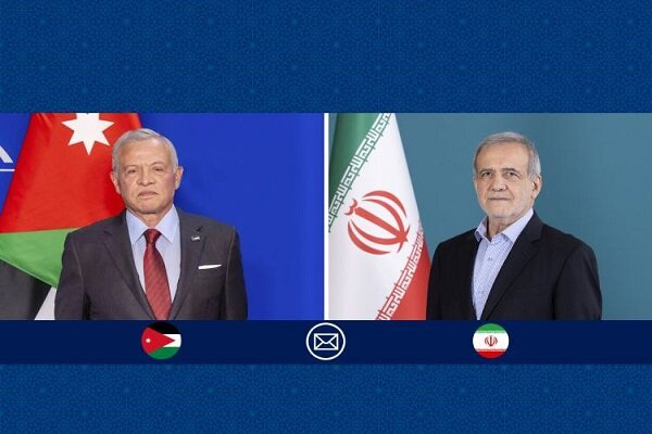الرئيس الايراني يهنئ ملك الأردن بالعيد الوطني لبلاده