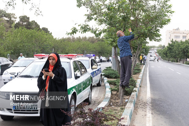 تجمع دانشجویان مقابل سازمان انرژی اتمی