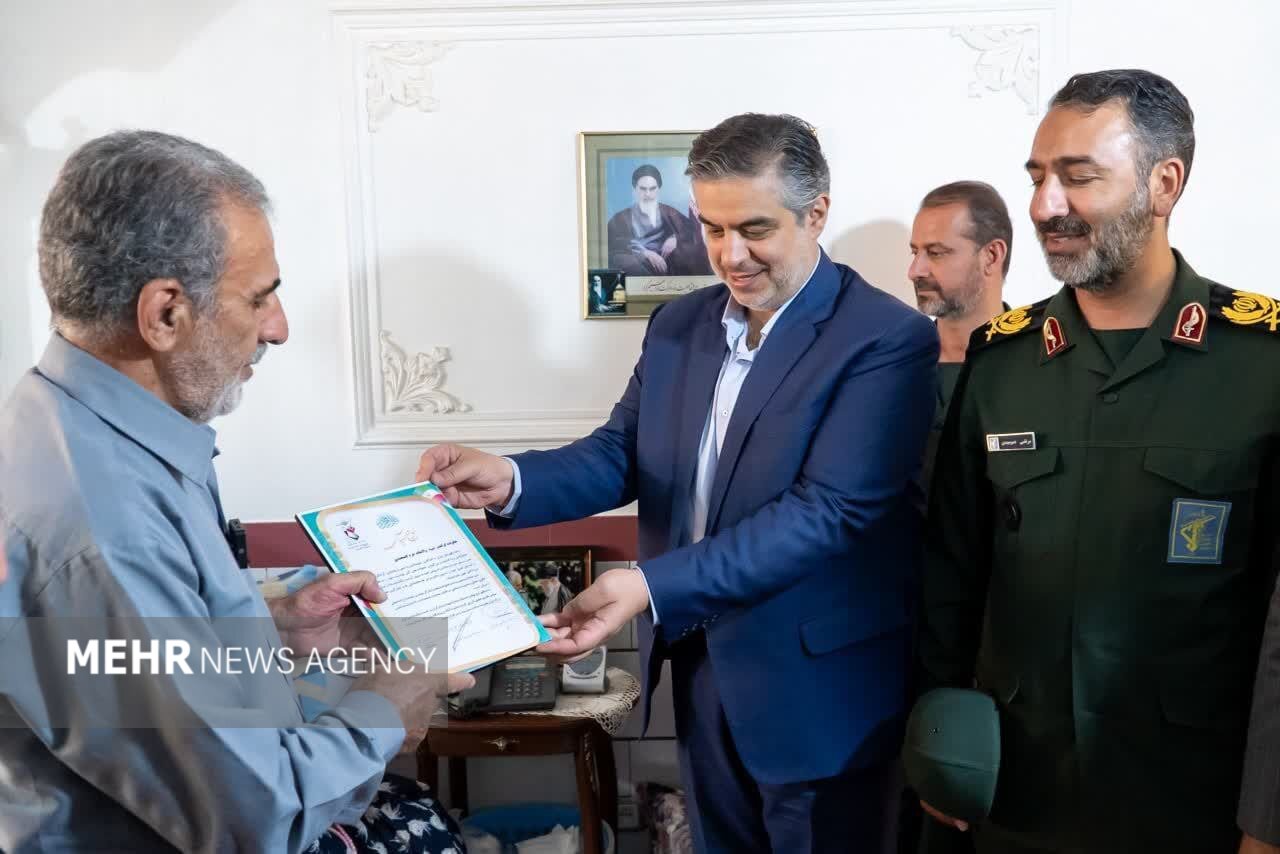 عمومهدی: سرکشی از خانوادههای شهدا تجدید میثاق با آرمانهای انقلاب است