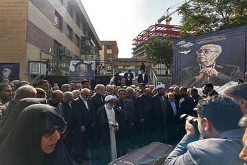 حضور پزشکیان در مراسم تشییع رئیس فقید جامعه خیرین مدرسه‌ساز