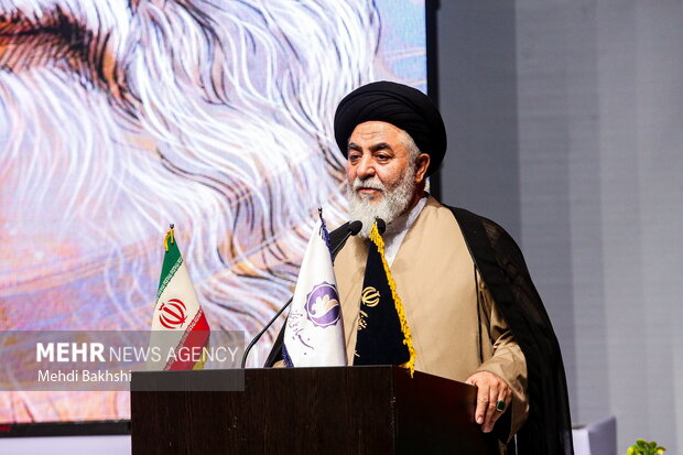 هنر استاد نجابتی در خدمت جبهه حق و آرمانهای انقلاب اسلامی است