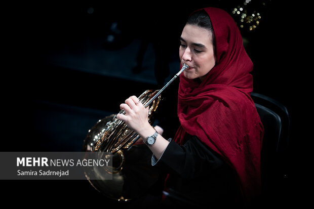 سمفونية "فلك الافلاك" في قاعة الوحدة بطهران