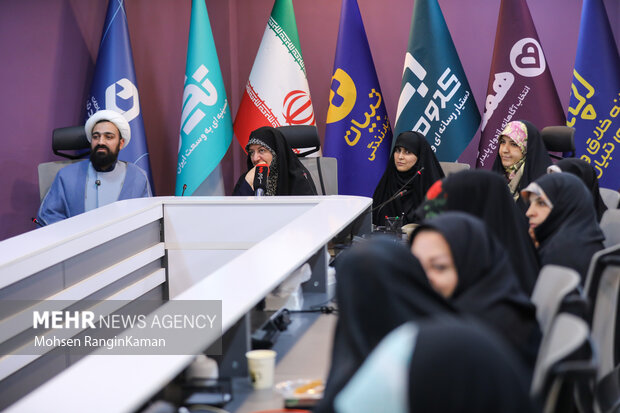 نشست هم اندیشی «بررسی الگوهای جدید رابطه و راهکارهای نوین ازدواج»