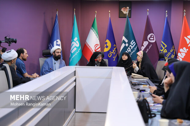 نشست هم اندیشی «بررسی الگوهای جدید رابطه و راهکارهای نوین ازدواج»