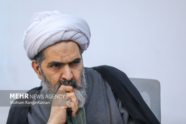 نشست هم اندیشی «بررسی الگوهای جدید رابطه و راهکارهای نوین ازدواج»