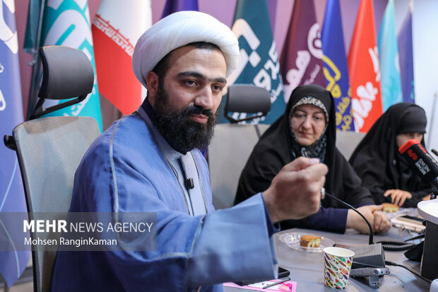 نشست هم اندیشی «بررسی الگوهای جدید رابطه و راهکارهای نوین ازدواج»