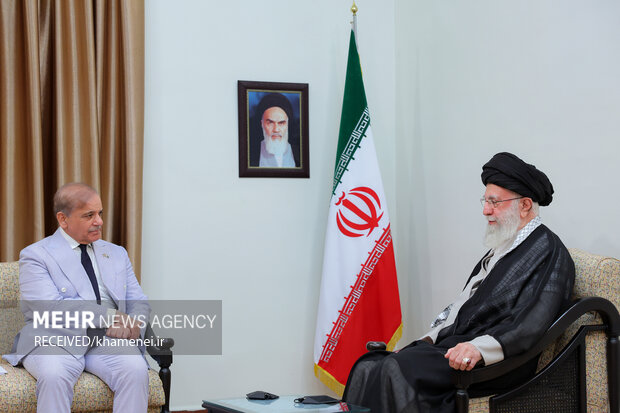 دیدار نخست وزیر پاکستان با رهبر معظم انقلاب اسلامی