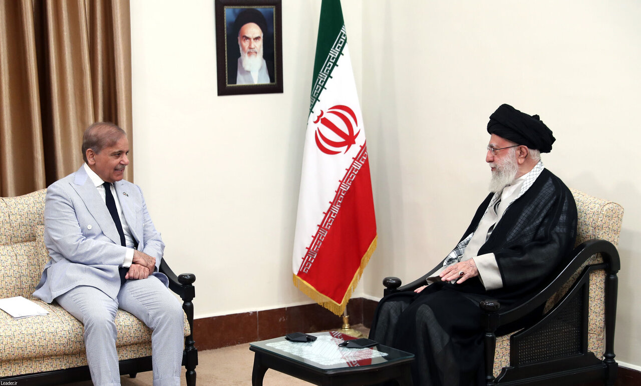 Joint Iran-Pakistan efforts needed to halt Israeli crimes in Gaza: Leader