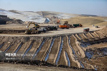 فلاحی: پروژه های نیمه تمام ایلام تعیین تکلیف شوند