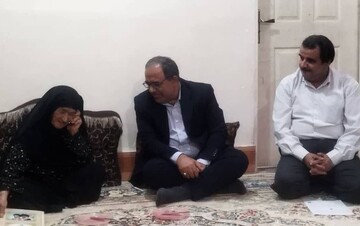 دیدار فرماندار بوشهر با مادر شهید والامقام عیسی قاسمی