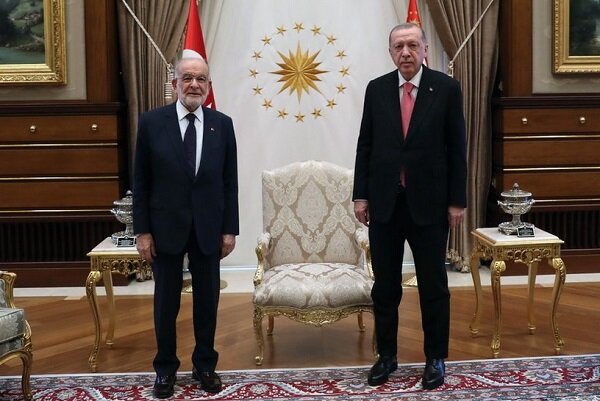 Erdoğan, Temel Karamollaoğlu'ndan manevi tazminat kazandı Erdoğan, Temel Karamollaoğlu'ndan manevi tazminat kazandı