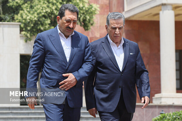 مراسم بدرقه رئیس جمهور به کشور عمان