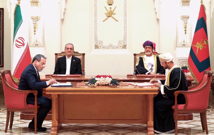 Iran, Oman sign 18 MoUs in various fields