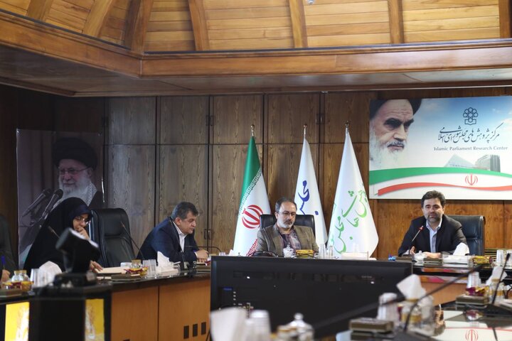 تمرکز صرف بر ناکارآمدی دولت به راهحل منجر نمی شود