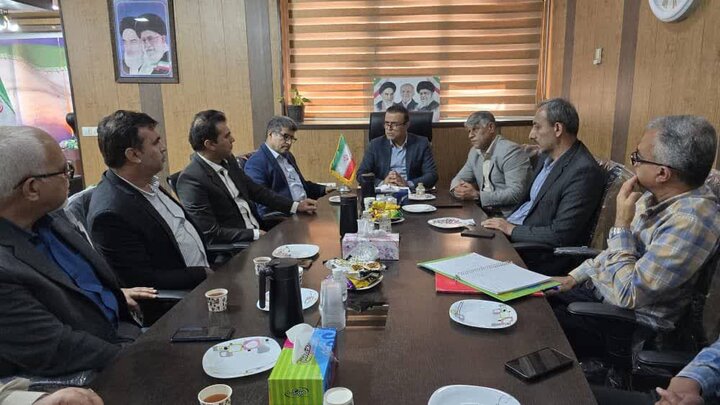 موانع تولید مرغ مادر در گناوه برداشته شد موانع تولید مرغ مادر در گناوه برداشته شد