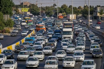 ترافیک در آزاداره تهران شمال سنگین است