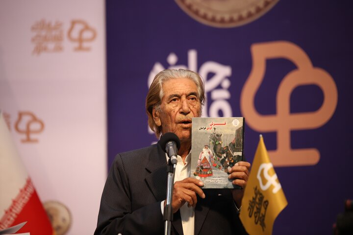 کەلیموڵڵا تەوەحودی: کاریگەری مامۆستا هەژار لەسەر زمان و ئەدەبیاتی فارسی نکۆڵی نەکراوە کەلیموڵڵا تەوەحودی: کاریگەری مامۆستا هەژار لەسەر زمان و ئەدەبیاتی فارسی نکۆڵی نەکراوە