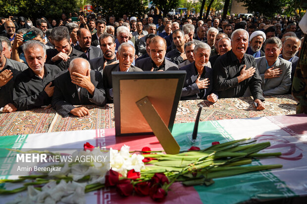 تشییع پیکر «قاضی شهید احسان باقری» در شیراز