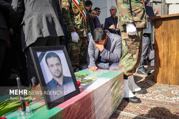 تشییع پیکر «قاضی شهید احسان باقری» در شیراز