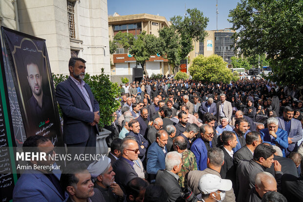 تشییع پیکر «قاضی شهید احسان باقری» در شیراز