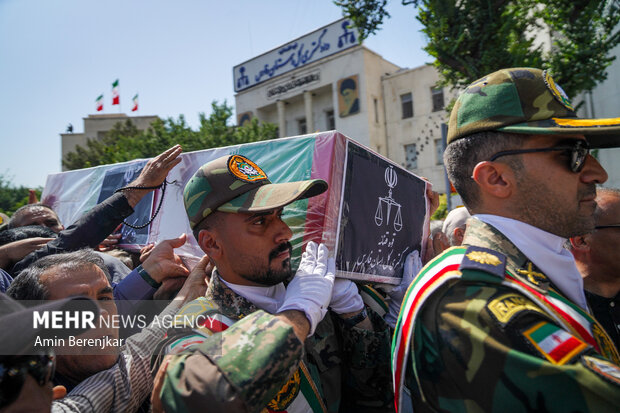تشییع پیکر «قاضی شهید احسان باقری» در شیراز
