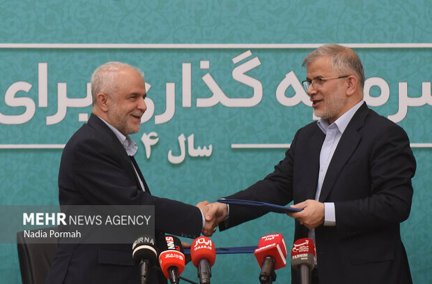 امضای تفاهم نامه مشترک بنیاد شهید کشور با استاندار البرز