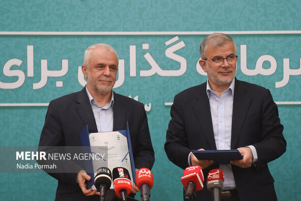 امضای تفاهم نامه مشترک بنیاد شهید کشور با استاندار البرز