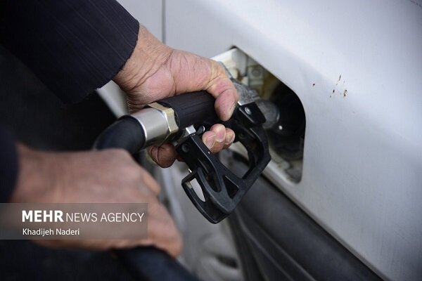 ۳ جایگاه سوخت سیار در مرز تمرچین مستقر شد