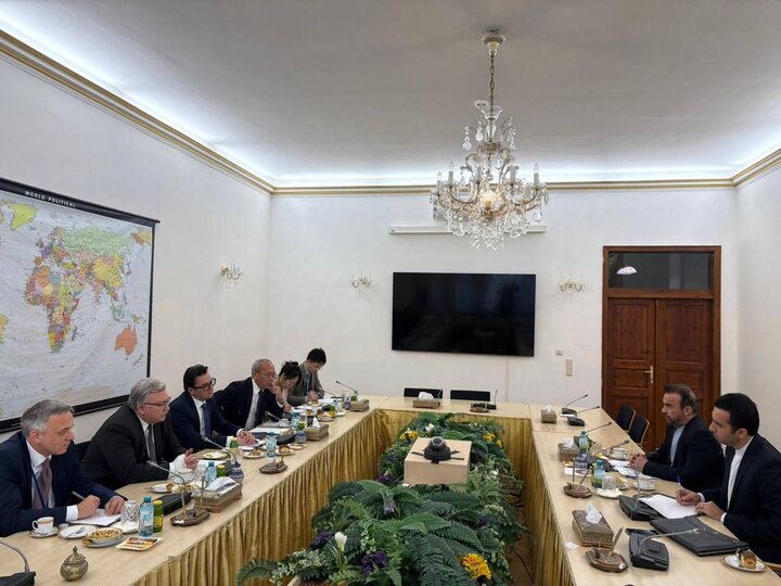 ممثلو ايران وروسيا والصين يجتمعون في فيينا