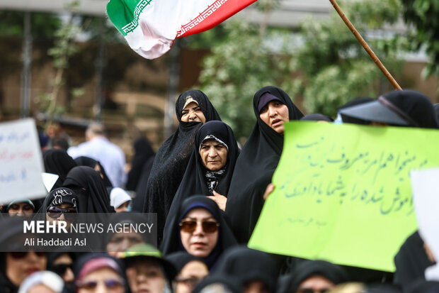 راهپیمایی دختران انقلاب