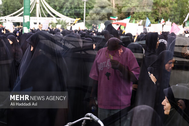 راهپیمایی دختران انقلاب