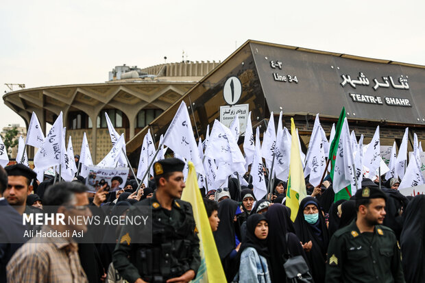راهپیمایی دختران انقلاب